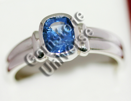 Natural Ceylon Blue Sapphire of 2.70 carats set in Sterling Silver 925 Gents ring. Kashmir Colored Blue Sapphire