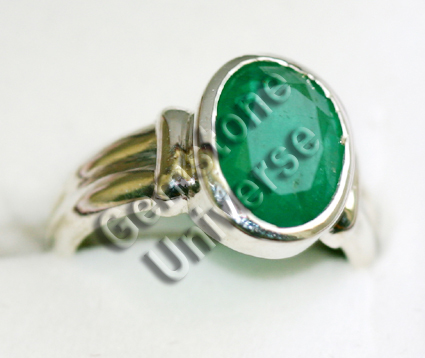 Zambian Emerald of 2.40 carats set in sterling silver 925. Emerald-The Gemstone of Mercury