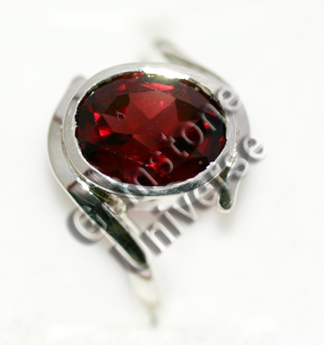 Natural inclusion free Jewellery Grade calibrated Garnet from Mozambique.Gemstoneuniverse.com