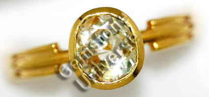 Lustrous Unheated Yellow Sapphire from Ratnapura Srilanka set in 22K Gold ring.Gemstoneuniverse.com