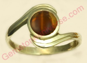 Natural-Chrysoberyl-Cats-eye-of-2.56-carats.-Gemstoneuniverse.com