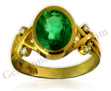 A fond revisit to the era of Victorian Style Jewelry Design- Elegant centrepiece Emerald flanked by 4 gleaming Diamonds as accent stones-A Gorgeous Mercury-Venus Talisman-Gemstoneuniverse.com