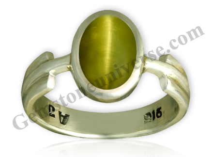 Magnificent Cat’s eye Cabochon with electric chatoyant Band- Mystical Ketu energies with this Cat’s Eye Sterling silver ring! Gemstoneuniverse.com