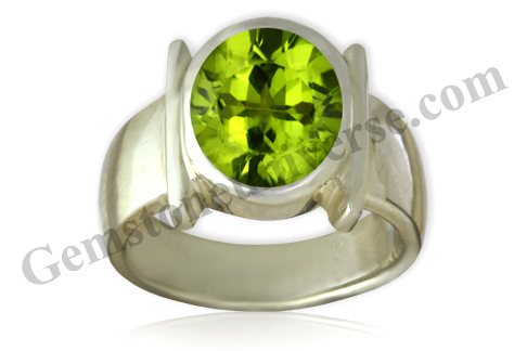 Natural Pakistan Peridot of 2.30 carats Gemstoneuniverse.com