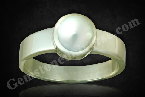 A gemstone that has the power to balance the mind and soothe the soul! Natural Pearl the gem of the planet that even affects the ocean tides– Moon! Gemstoneuniverse.com