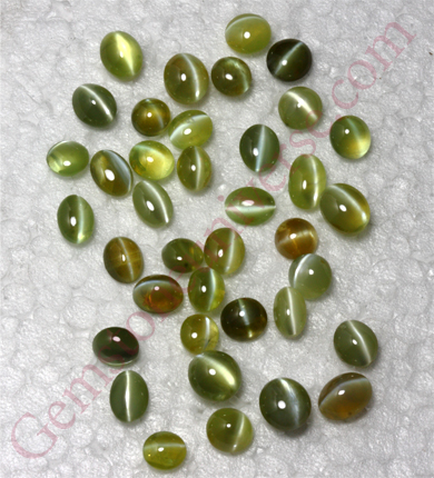 Huge Lot of Natural and untreated Sri Lankan Cat’s Eye Chrysoberyl for Gemstoneuniverse patrons! Enjoy range of color, top grade chatoyancy and yes translucency! Cat’s Eye the Gem of Ketu!