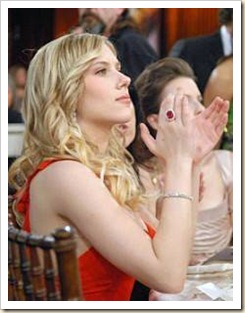 Scarlet Johanson sporting a Ruby ring Scarlet Johanson sporting a Ruby ring