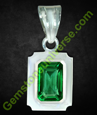 Now! That is a Budh Graha Talisman, An emerald-Panna that evokes several beautiful emotions. Gemstoneuniverse.com