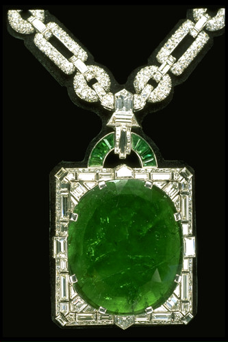 Mackay emerald necklace Image courtesy- Smithsonian Institution