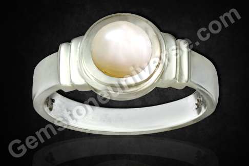 Natural Pearl ring for Moon Energies as per Indian Vedic Astrology- Flawless Blemish Free pristine White Natural Pearl!