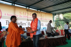 Mr. Harinth - Manager, Logistics, Gemstoneuniverse being felicitated Mr. Harinth - Manager, Logistics, Gemstoneuniverse being felicitated