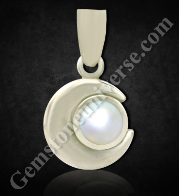 On the Road to Calm Self-Assuredness – With a Lovely Australian Natural Pearl