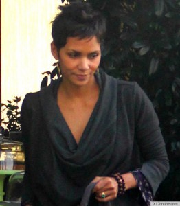 Halle-Berry-Engagement-Ring