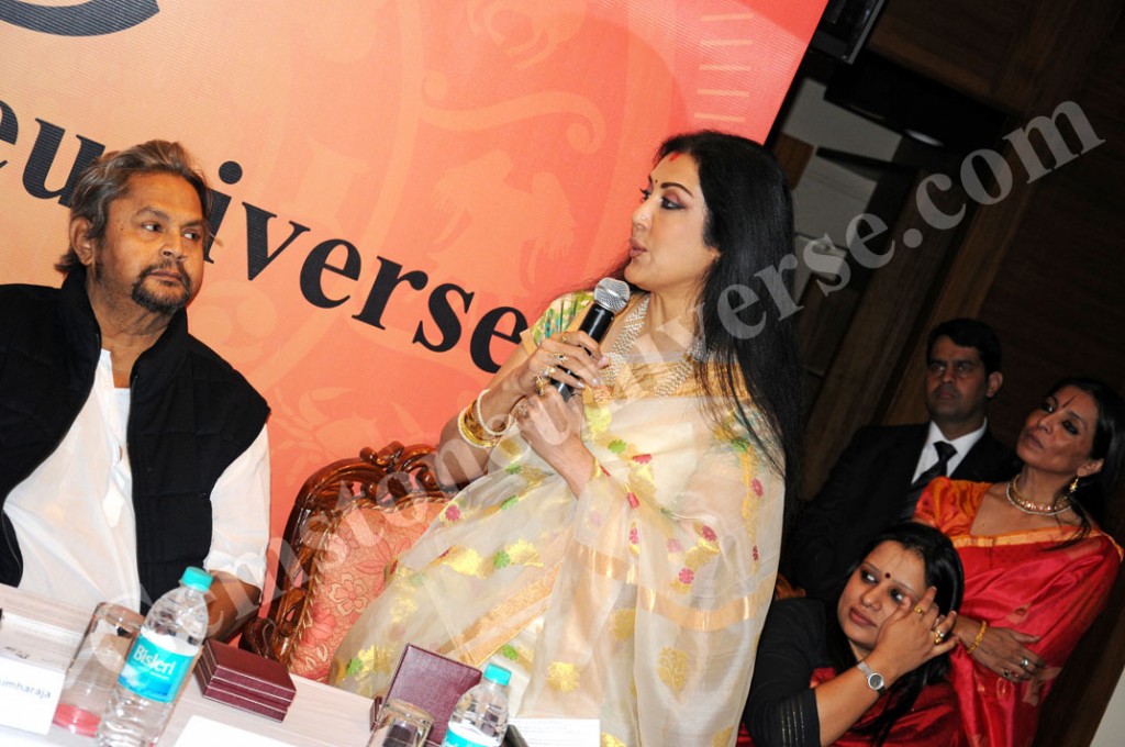 Vani Ganapathy, acclaimed danseuse addressing the guests and the media on and sharing her love for Gems and sharing her opinion on the Gemstoneuniverse facility