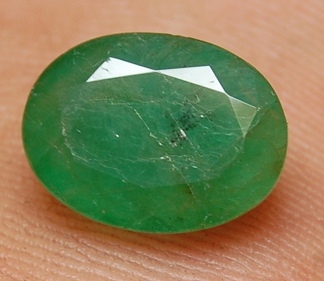 Notice the 4Cs in Emeralds at play, color difference makes a difference in pricePoor Quality Mineral rough sold in volume based markets as Emerald where carat weight is priority. This is neither gem quality nor it can be used for Jyotish Purposes Notice the 4Cs in Emeralds at play, color difference makes a difference in pricePoor Quality Mineral rough sold in volume based markets as Emerald where carat weight is priority. This is neither gem quality nor it can be used for Jyotish Purposes
