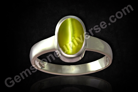 Natural Chrysoberyl Cats eye of 2.75 carats Natural Chrysoberyl Cats eye of 2.75 carats