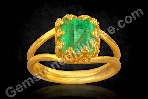 Premium Natural Colombian Emerald in an Ornate Gold Ring