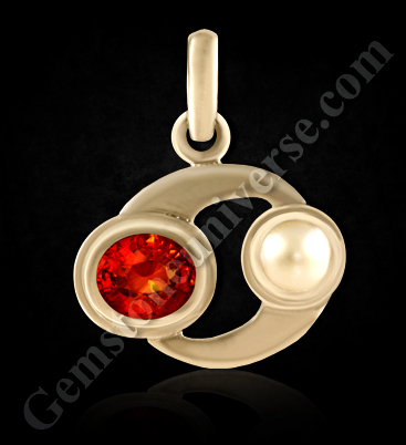 Hessonite and Pearl Pendant usage of conflicting gemstones requires an accurate analysis