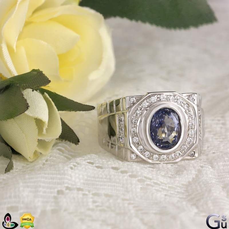 Flawless Unheated Sri Lankan Blue Sapphire from the Gemstoneuniverse collection of fine Jyotish Gemstones
