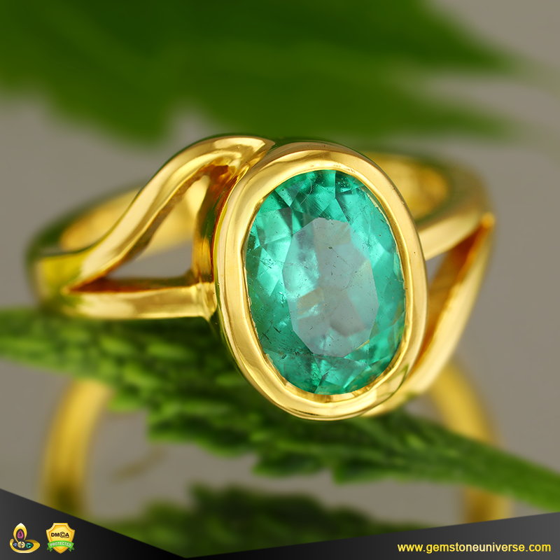 Fine Colombian Emerald of 2.78 carats set in 22 K Gold