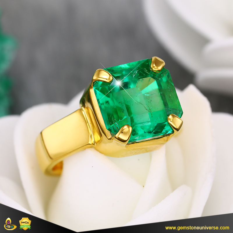 Fine Colombian Emerald Jyotish Gemstone ring