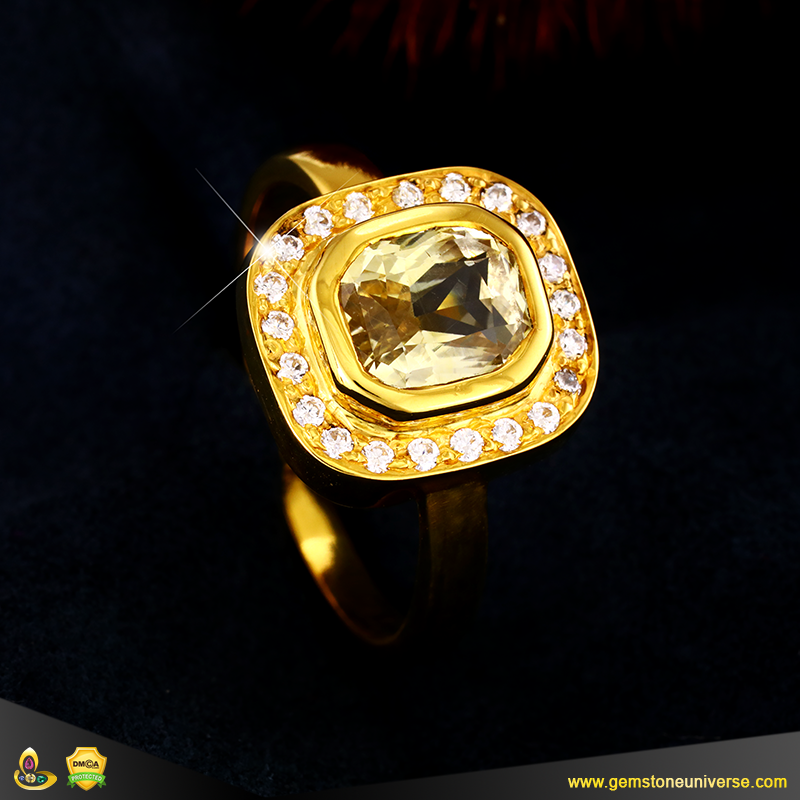 Unheated Yellow Sapphire of 4.060 carats set in 22K
