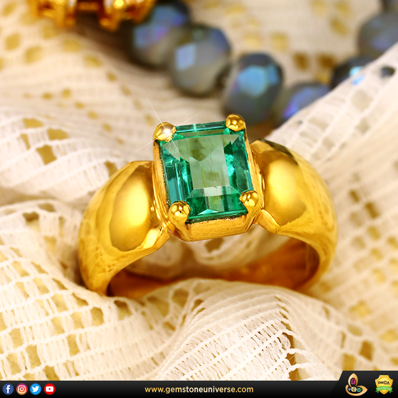 Fine Colombian Emerald Vedic Ring